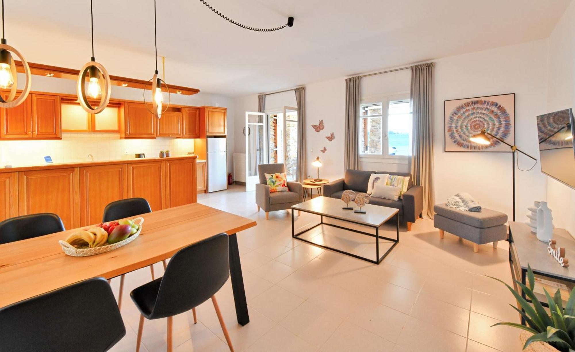 Amazing 2 Bedroom Apartment Overlooking The Marina Of Vourkárion Εξωτερικό φωτογραφία