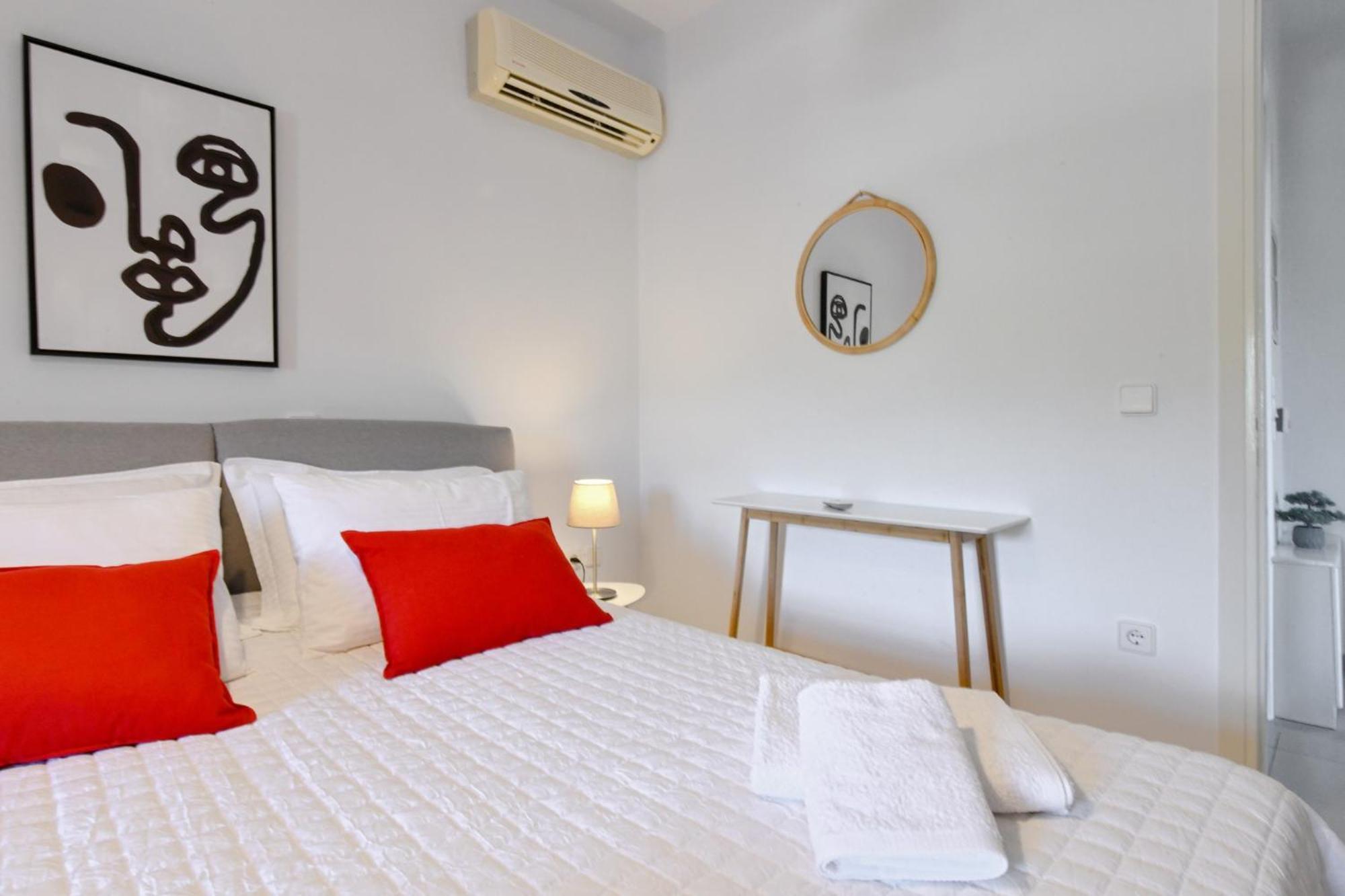 Amazing 2 Bedroom Apartment Overlooking The Marina Of Vourkárion Εξωτερικό φωτογραφία