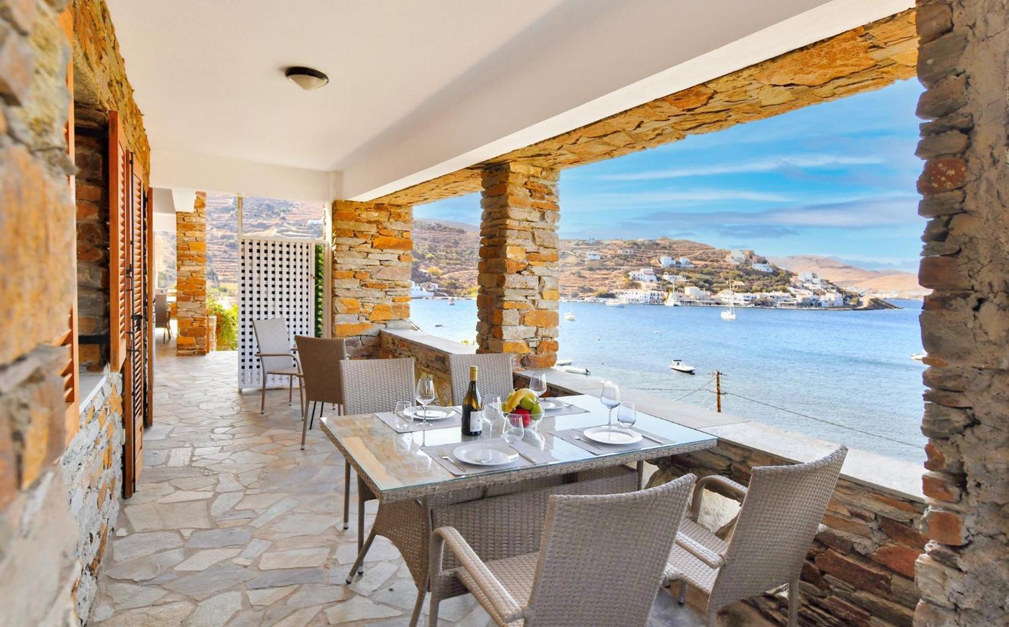 Amazing 2 Bedroom Apartment Overlooking The Marina Of Vourkárion Εξωτερικό φωτογραφία